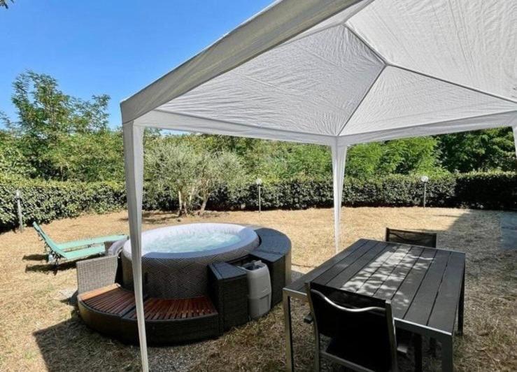 Apartamento Rustico Jacuzzi & Wine La Collina Exterior foto